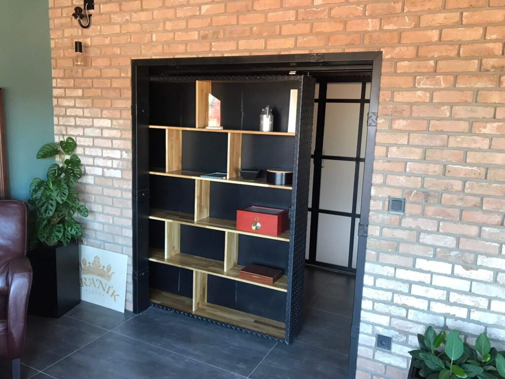 Knihovna - posuvné dveře