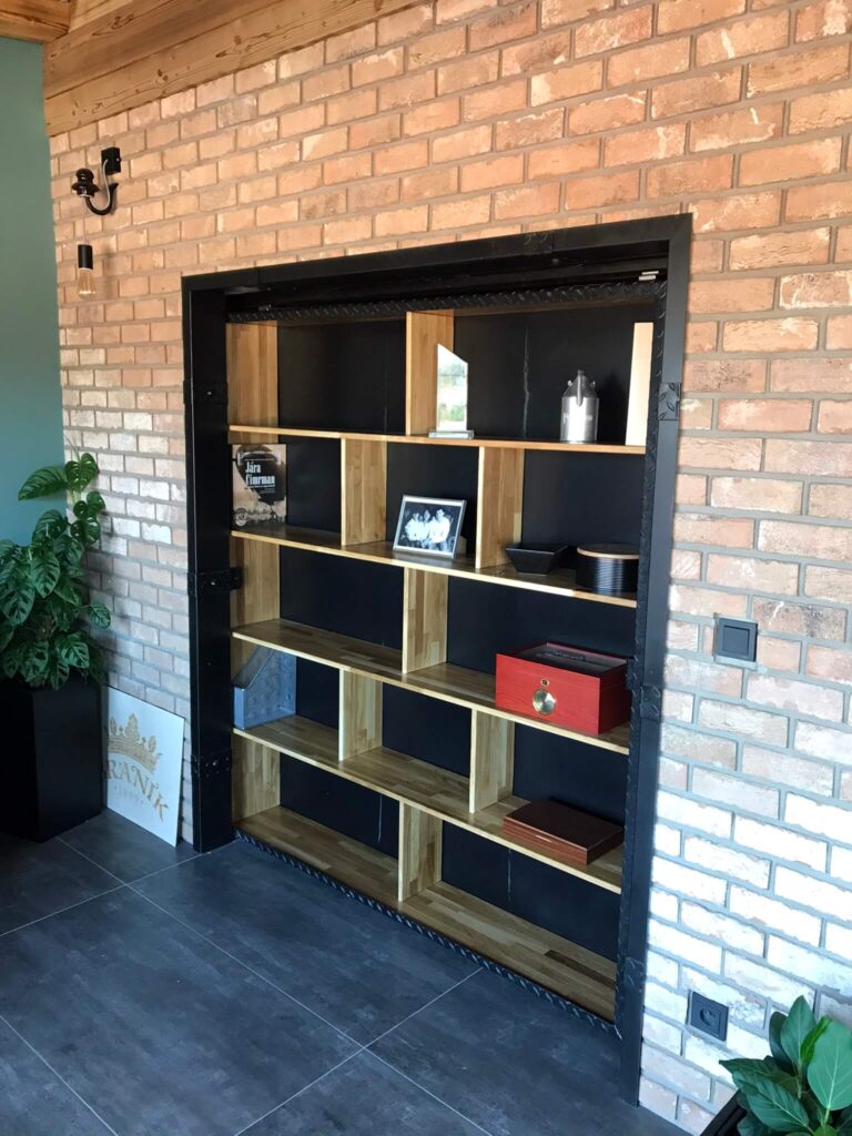 Knihovna - posuvné dveře