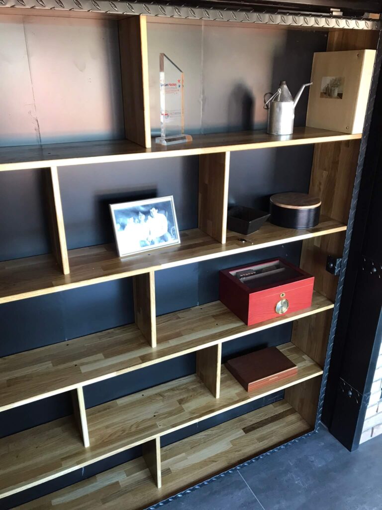 Knihovna - posuvné dveře