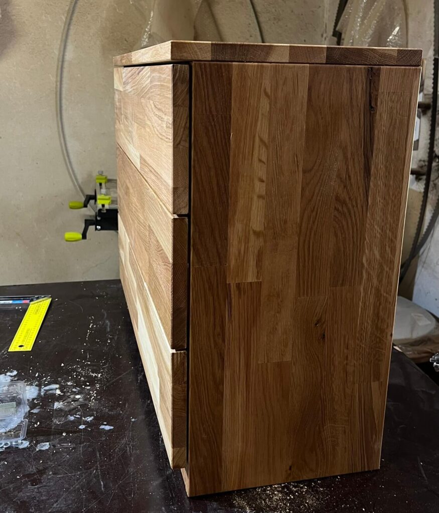 Falešná skříňka na zakrytí