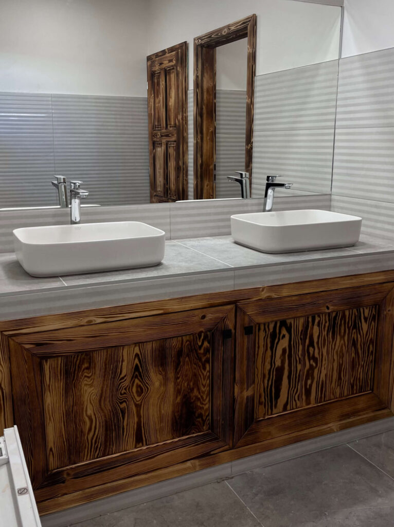 Dvířka pod umyvadly