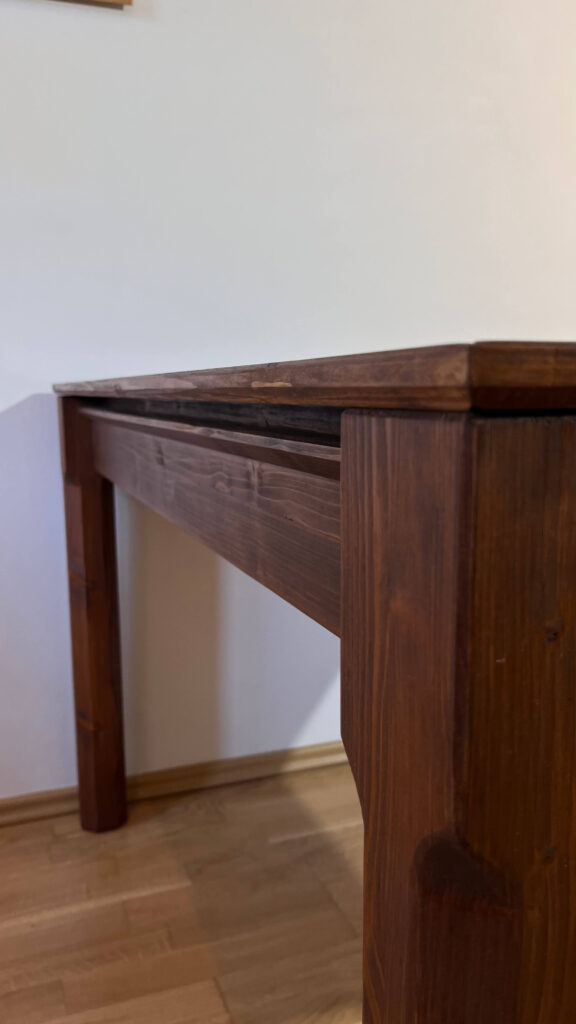 Modulární stůl na deskové hry