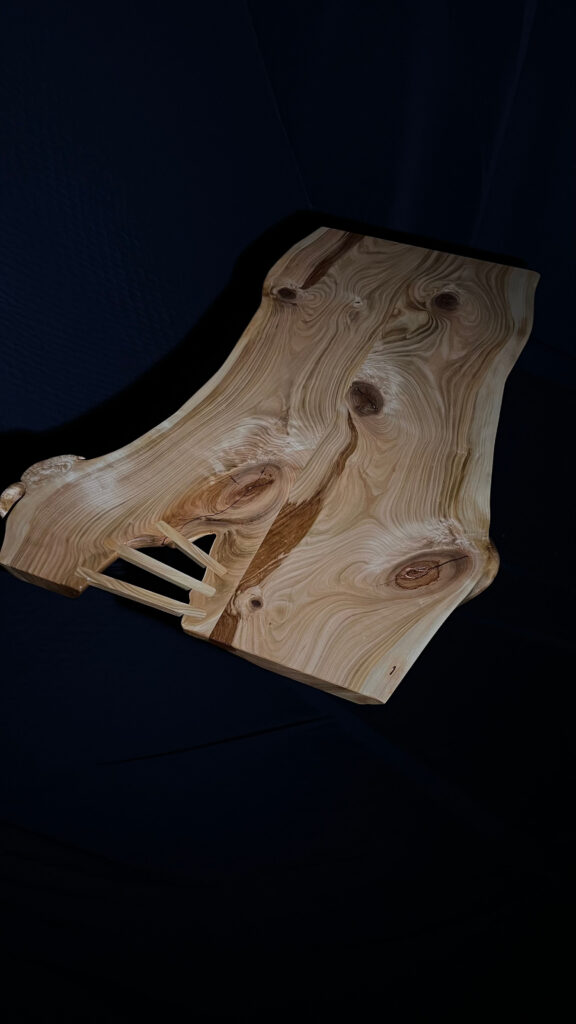 Konferenční stůl z třešňového dřeva