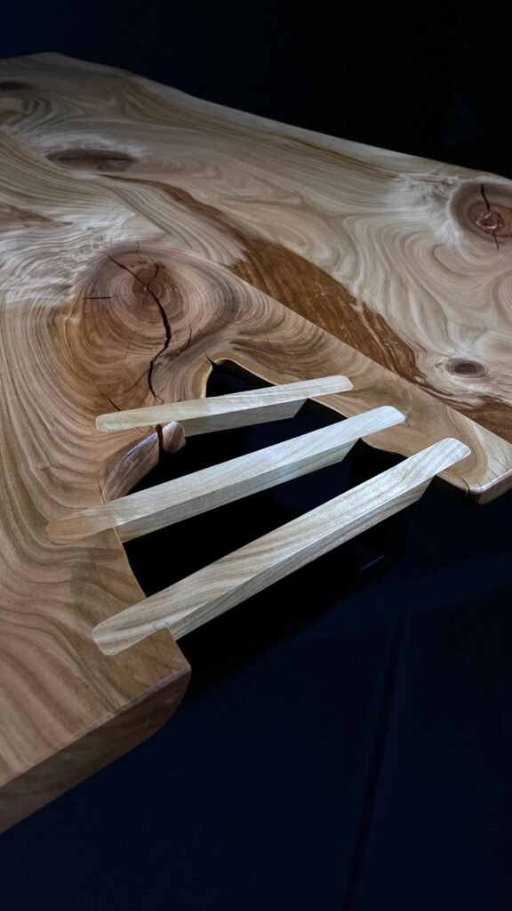 Konferenční stůl z třešňového dřeva - detail