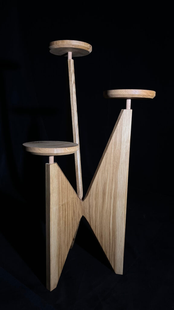 Třístupňový stojan na květiny