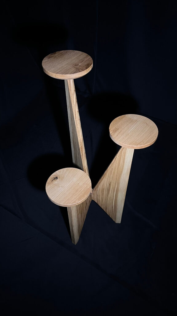 Třístupňový stojan na květiny