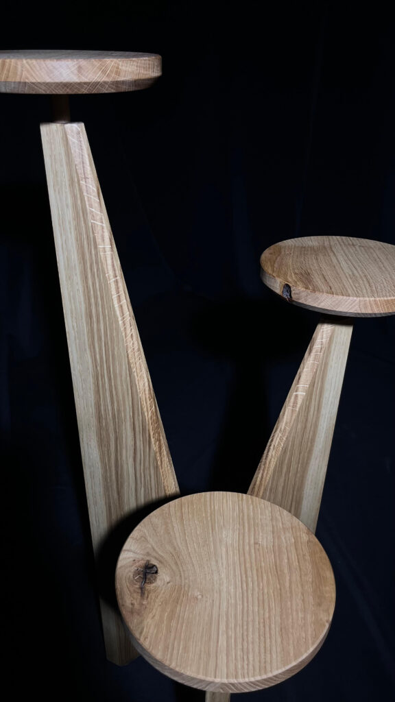 Třístupňový stojan na květiny